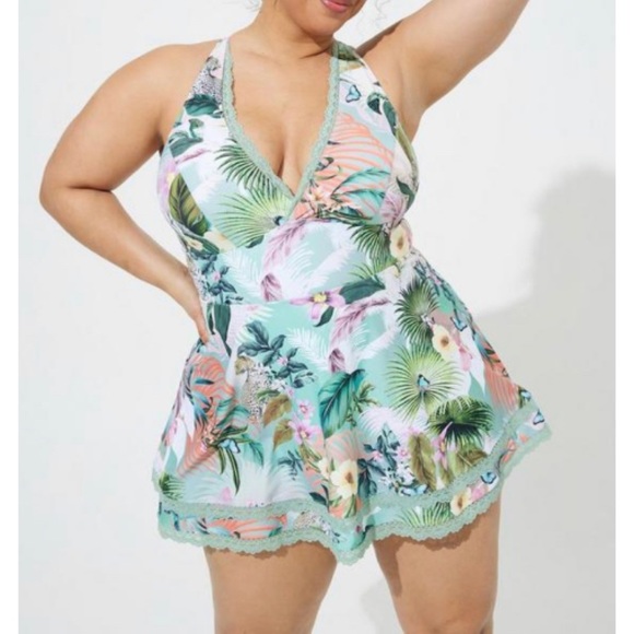 π Wireless Mid Lace Trimmed SwimDress With Brief 4 4X 26 NWT Torrid New! - Picture 1 of 5